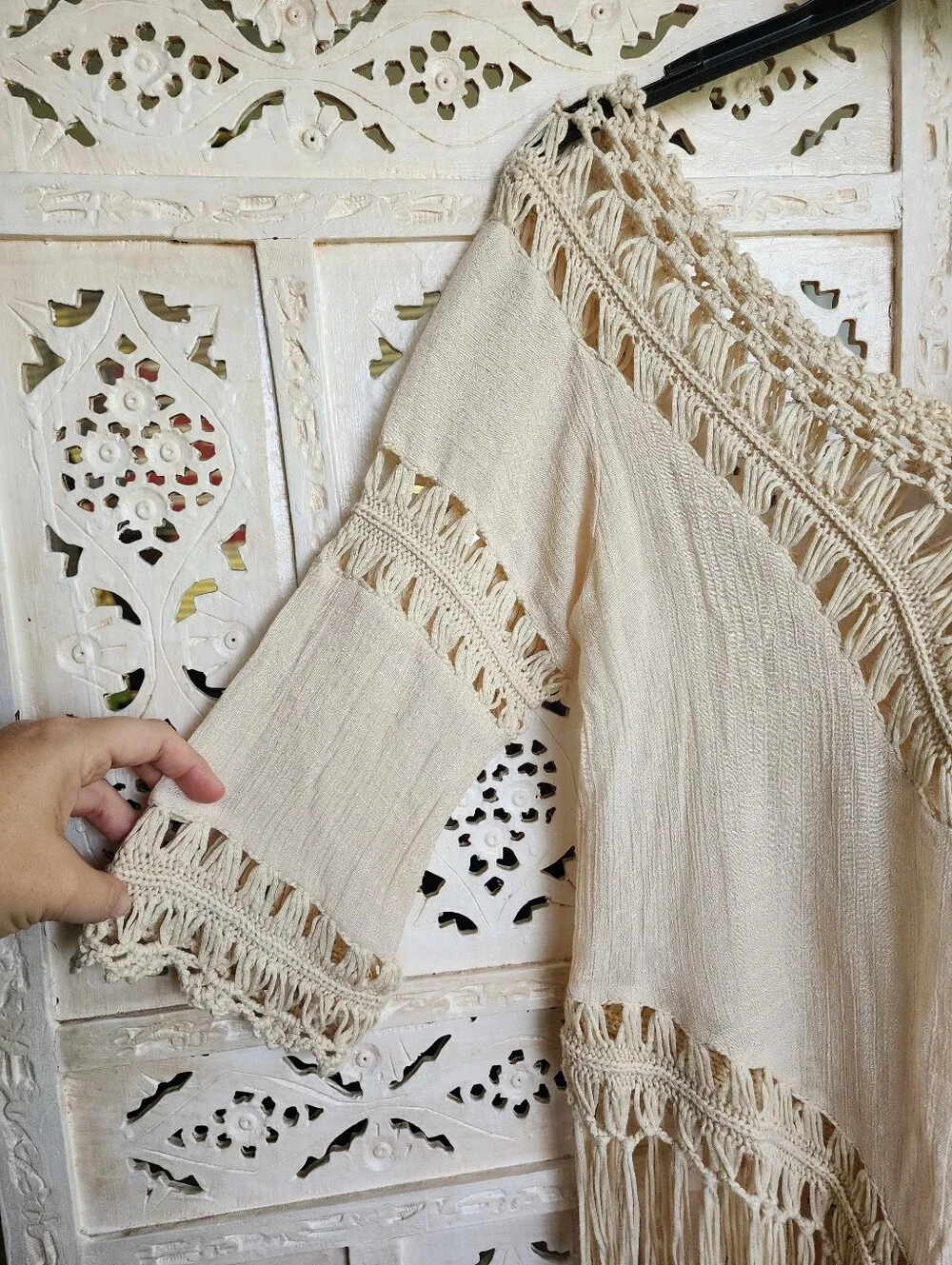 Ellie & Kate Beige Bohemian Crochet Fringe Top- Size Large / XL